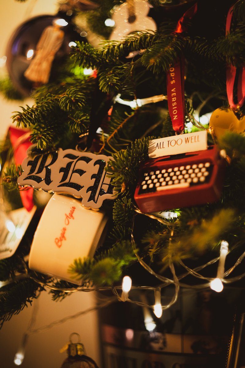 mnemo_nick's tweet image. The way I will be staring at my Swiftmas tree with possibly new ornaments while watching the docuseries 🥰🥰🥰 #Swiftday #Swiftmas ⁦@taylornation13⁩