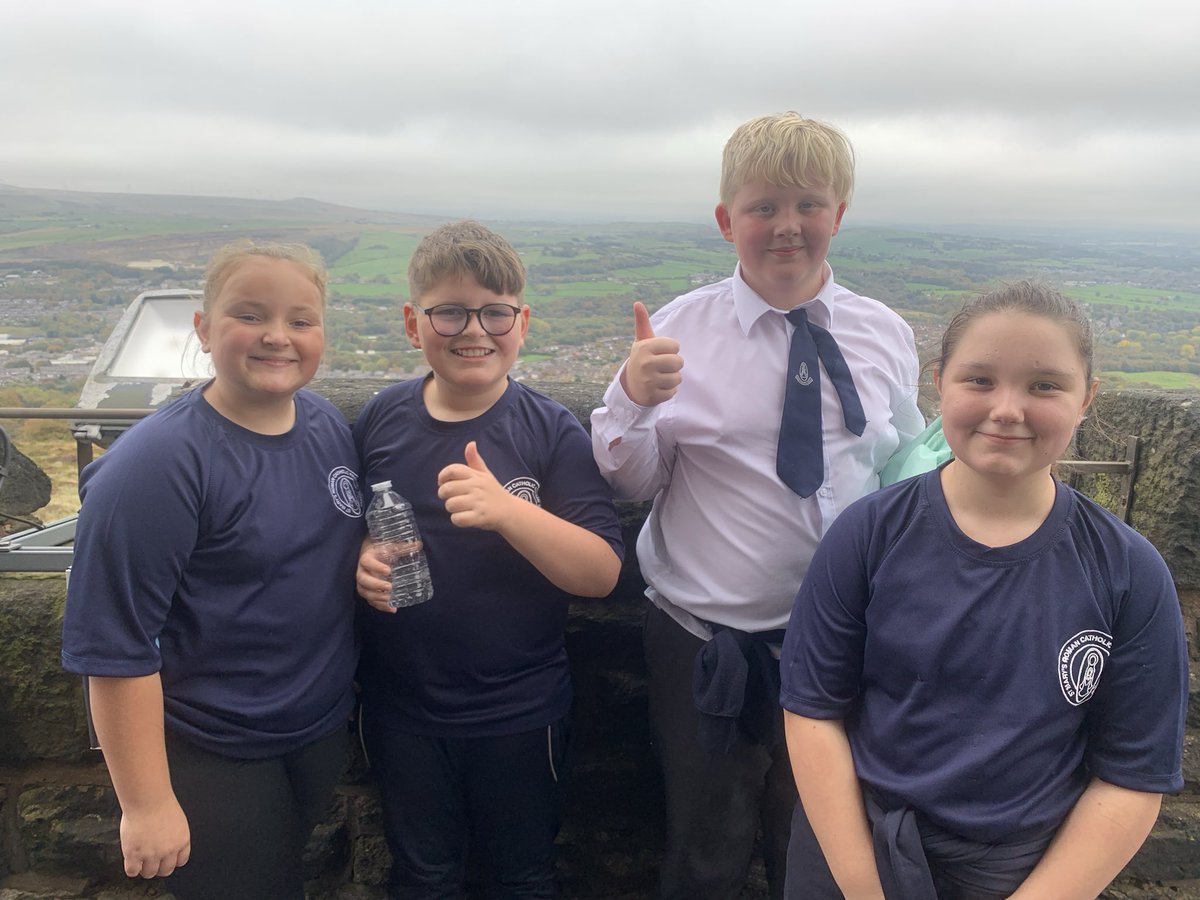 Image for the Tweet beginning: Our Yr6 Hiking Team took