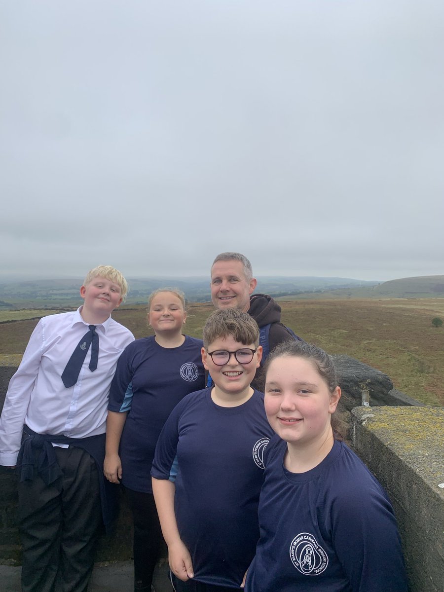 Image for the Tweet beginning: Our Yr6 Hiking Team took