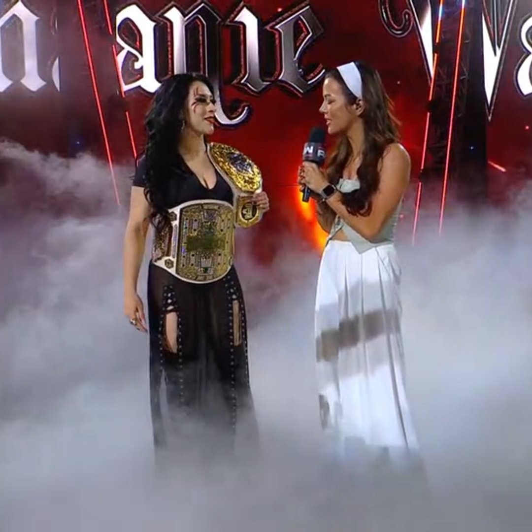 Stephanie Vaquer annonce qu'elle est la première personne à avoir gagné 4 titres en un an dans l'histoire de la WWE.

#WWERAW