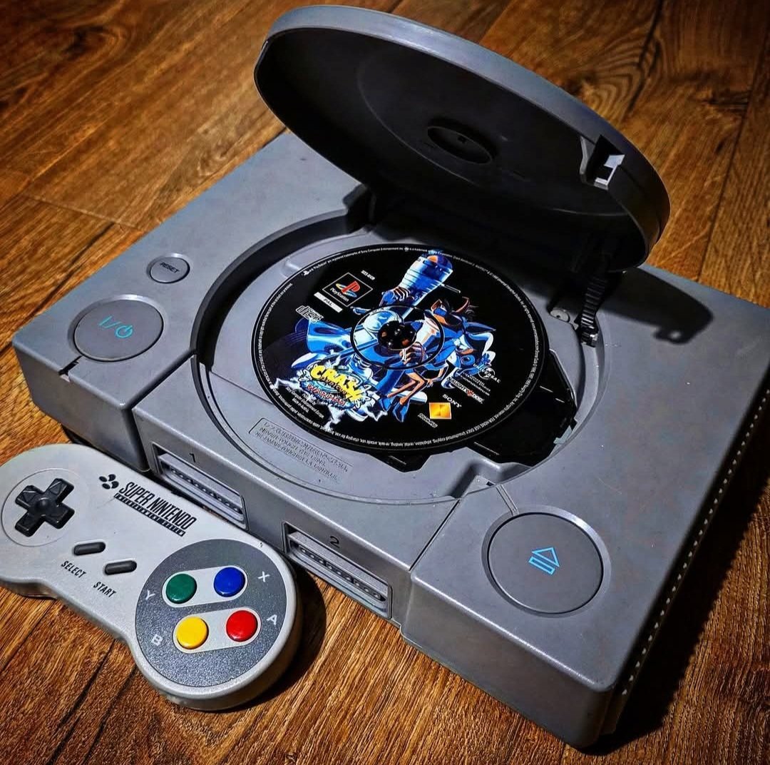 GrySprzedLat's tweet photo. Playstation Games - Always in my Heart 🥰
#playstation #ps1 #psx #sonyPlaystation #psgaming #playstationGames #retrogaming #retrogames #crash #crashbandicoot https://t.co/wpKB8Mg6rM