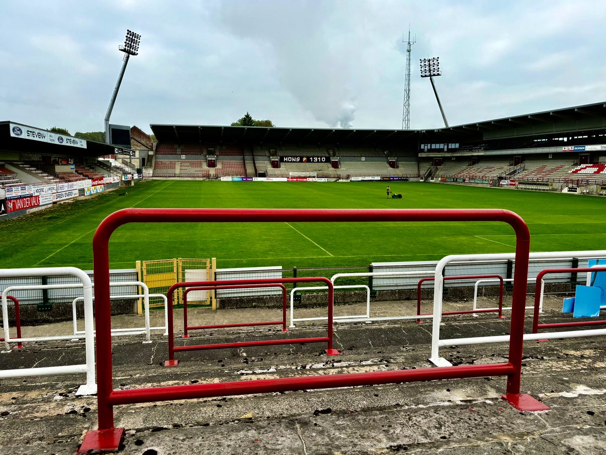 rwilkowski1's tweet photo. When Saturday comes in Mons. 🇧🇪⚒️ https://t.co/pjauNWxFs1