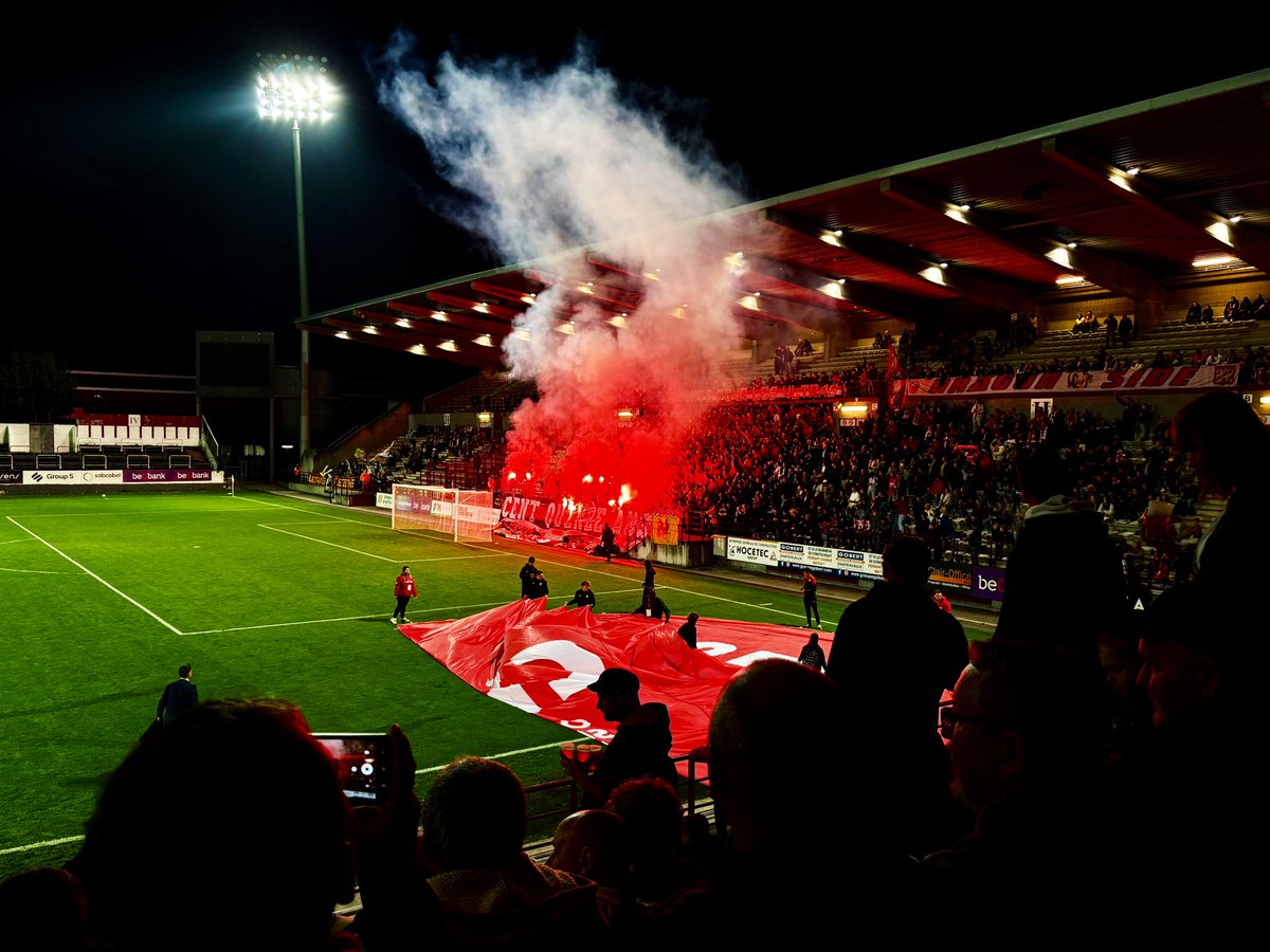 rwilkowski1's tweet photo. When Saturday comes in Mons. 🇧🇪⚒️ https://t.co/pjauNWxFs1