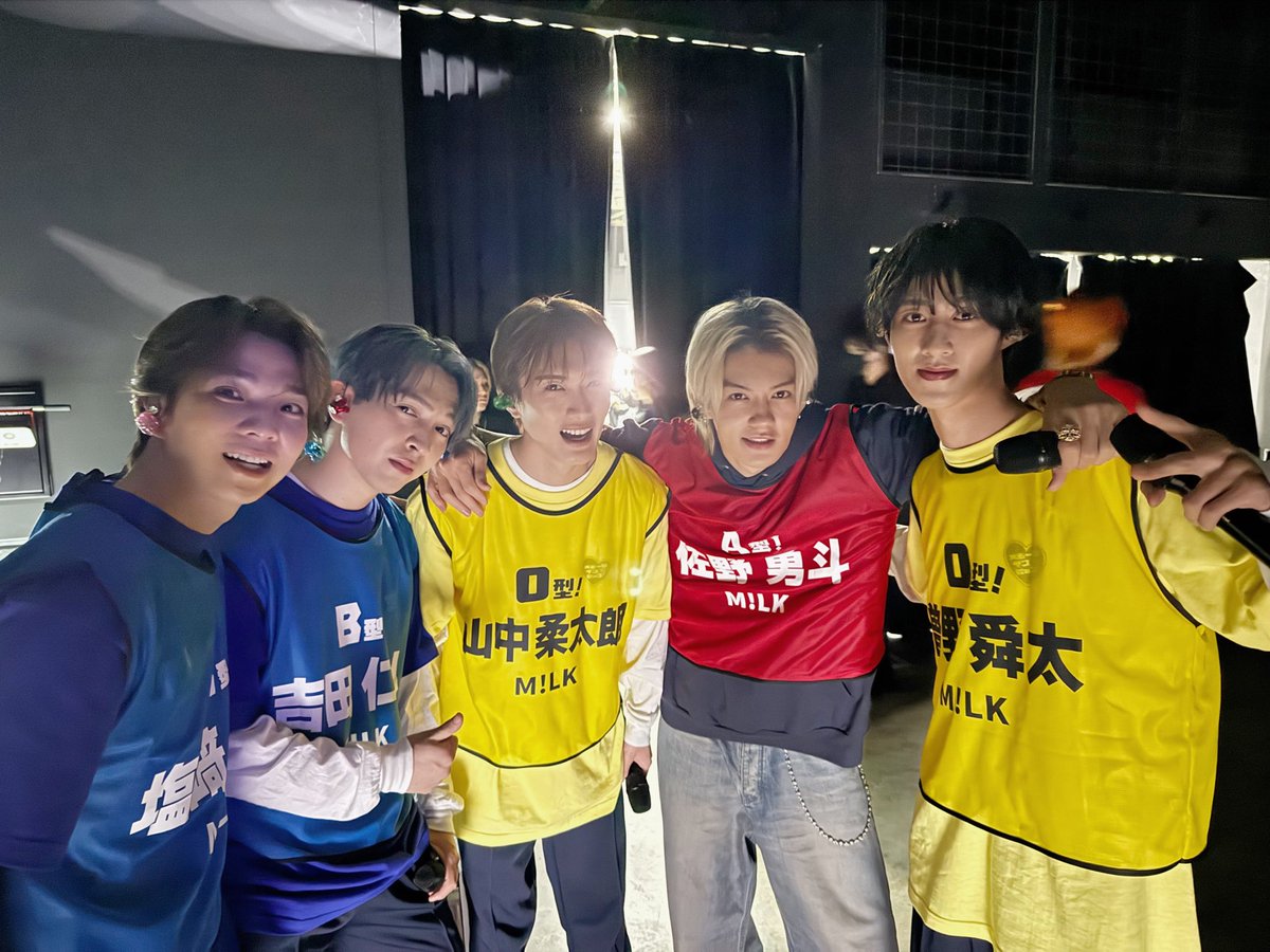 第5回EBiDAN大運動会『スポーツマンヒップ！』
お越しいただいた皆さま、ありがとうございました⚔

今年は #塩﨑太智 #曽野舜太 #山中柔太朗　#吉田仁人 が参加し、
血液型対抗バトルで大歓声の中幕を閉じました✨

ハーフタイムショーでは、#佐野勇斗 が緊急参戦し、
テルネロファイターを披露🎤♫