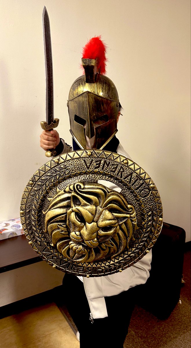 パンテオン装備（剣）

アメリカのハロウィンショップで買ったおみやげ