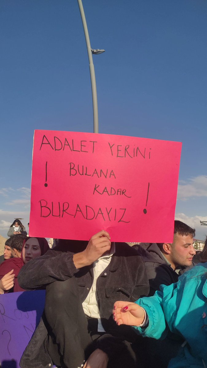 __nysa__'s tweet photo. Susmuyoruz! Rojin intihar etmedi, ÖLDÜRÜLDÜ! 
 #RojineSesOluyorum #RojinKabaişİçinAdalet https://t.co/n9ynrblQJQ