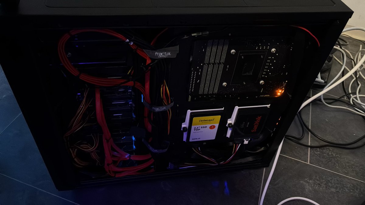 TDPI9's tweet image. Mal ein wenig „Technik“ mein neuer Server mit #Unraid