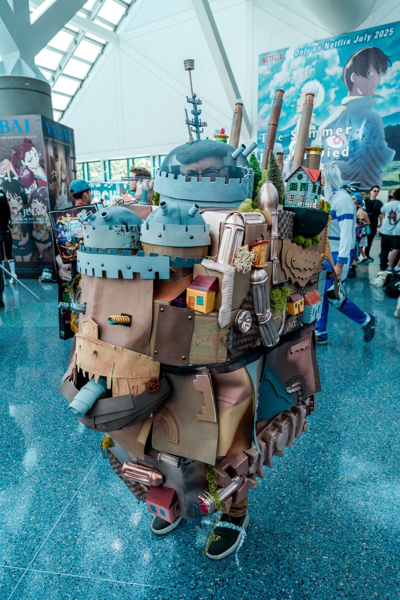 shin_ichiro's tweet photo. 【AnimeEXPO 2025 Day 3】
ハウルの動く城 / ハウルと動く城
Howl's Moving Castle / Howl & Moving Castle
ハウルの動く城、動くんだよ!
装飾だけでなく、城自体が動くんだよ!
動画撮っときゃよかったw
#AX2025
#AXの旅2025
#我写録 https://t.co/BTUQOJYRk9
