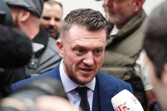 James Harvey (@jamesharvey2503) on Twitter photo 🚨 BREAKING: The judge has made ALL live-tweeting of the Tommy Robinson "terrorism" case a contempt of court charge for alternative media and <a href="/RebelNewsOnline/">Rebel News</a>
But if you're the BBC, however, it's completely fine.
Disgraceful. 🚨 BREAKING: The judge has made ALL live-tweeting of the Tommy Robinson "terrorism" case a contempt of court charge for alternative media and <a href="/RebelNewsOnline/">Rebel News</a>
But if you're the BBC, however, it's completely fine.
Disgraceful.