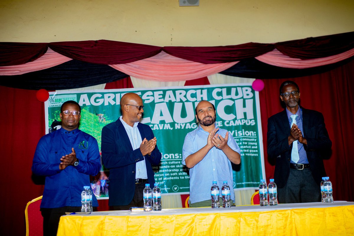 🚨Applications now open for #AGRIRESEARCHClub Membership 2025-2026.
Invest in your future by joining a #Scientific community that is committed to your personal and professional growth.
Apply now: drive.google.com/file/d/1gWatcf…