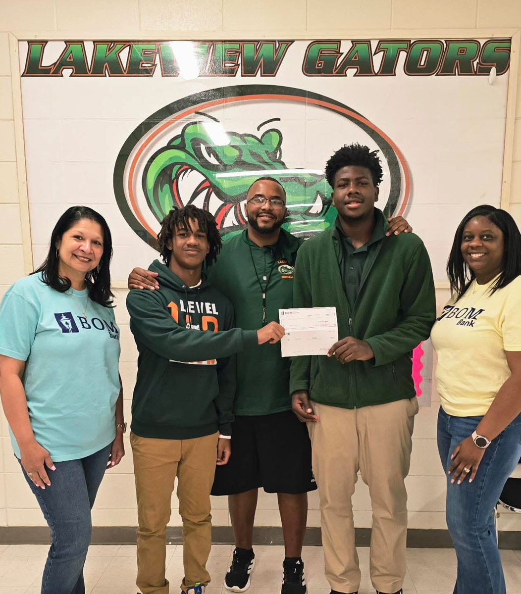 🏈 BOM Bank is proud to support the Lakeview High School football program! This donation will help with updating equipment, uniforms, and essential resources to keep athletes safe, prepared, and competitive this season.💚🧡