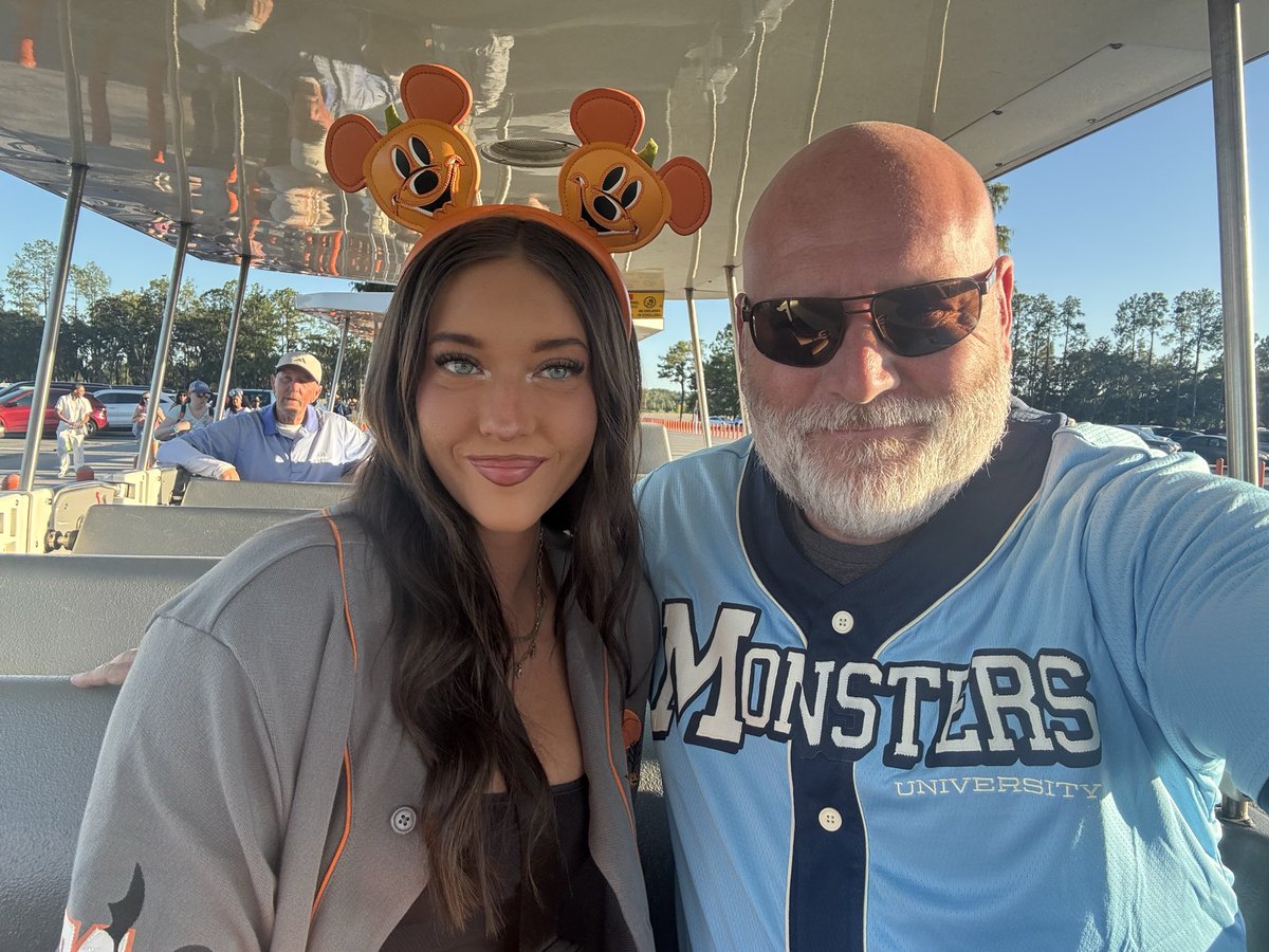 Couldn’t be more thankful my family made the 15-hour trip to come watch me play 💙 Everyone made it (except my brother-in-law Jack)! So good getting time with them — sad to see them head home, but I’m locked in and ready to go! #JUCOlife #GoVikings you can't spell Funk without