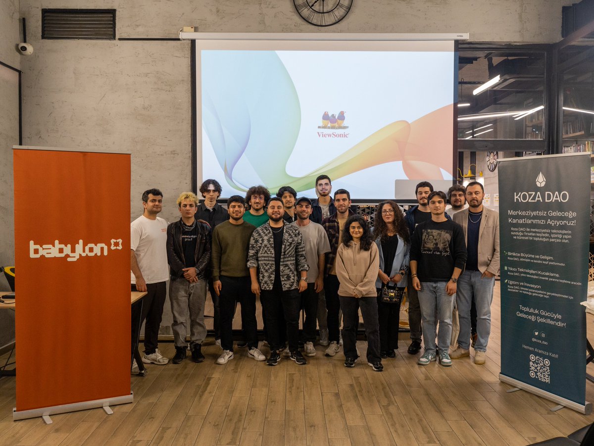 koza_dao's tweet image. Cumartesi gününün harika geçmesine ne finans piyasalarındaki dalgalanma, ne de şiddetli yağmur engel olamadı. 🎉
@babylonlabs_io 'un getirdiği teknolojik yenilikleri ve ekosistem fırsatları hakkında keyifli bir sohbet edip, ardından donanım cüzdan ödüllü yarışmamız ile eğlenceli…