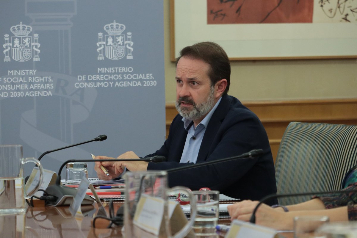 La ley Jane Goodall para dar a los grandes simios 🦍 un trato acorde a su carácter e inteligencia será pronto realidad. Nuestro coportavoz  <a href="/JoserraBecerra/">Joserra Becerra 🌻</a>, director gral. de <a href="/AnimalesGob/">D. G. Derechos Animales</a>, ha anunciado la puesta en marcha de esta norma, que será pionera a nivel mundial.