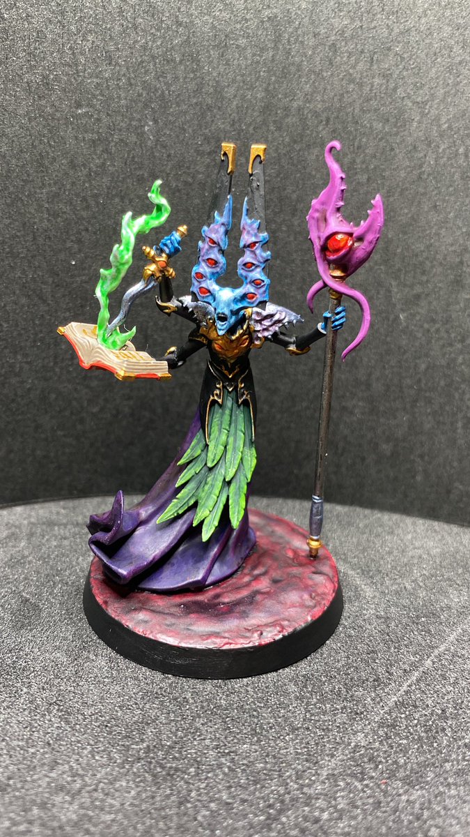 DXKsff8N4vqRbin's tweet photo. #Warhammer  #ウォーハンマー
 今日もヌリヌリ〜
ゴーントサモナー完成‼️
木曜日に2000pの予定を入れたので...とりあえずミニチュアは準備完了‼️
久々の休みに向けて...あと2日お仕事頑張ろう‼️😆
とりあえず今日も100円入れて...寝る‼️ https://t.co/HiAKbeJQIl