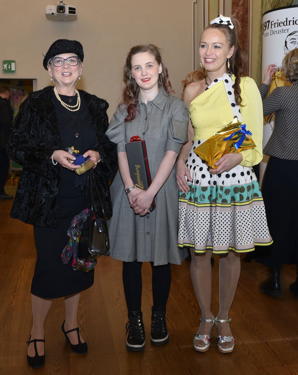 Touriseum's tweet image. 08.11.25 - 09.00-15.00
Mach mit beim Wettbewerb „Das schönste Vintage-Outfit“! Die Prämierung findet um 15.00 Uhr im Deustersaal statt. 
Partecipa al concorso “L’abito Vintage piú bello”! La premiazione si terrá alle 15.00 in sala Deuster.
#touriseum #vintagemarketmeran2025