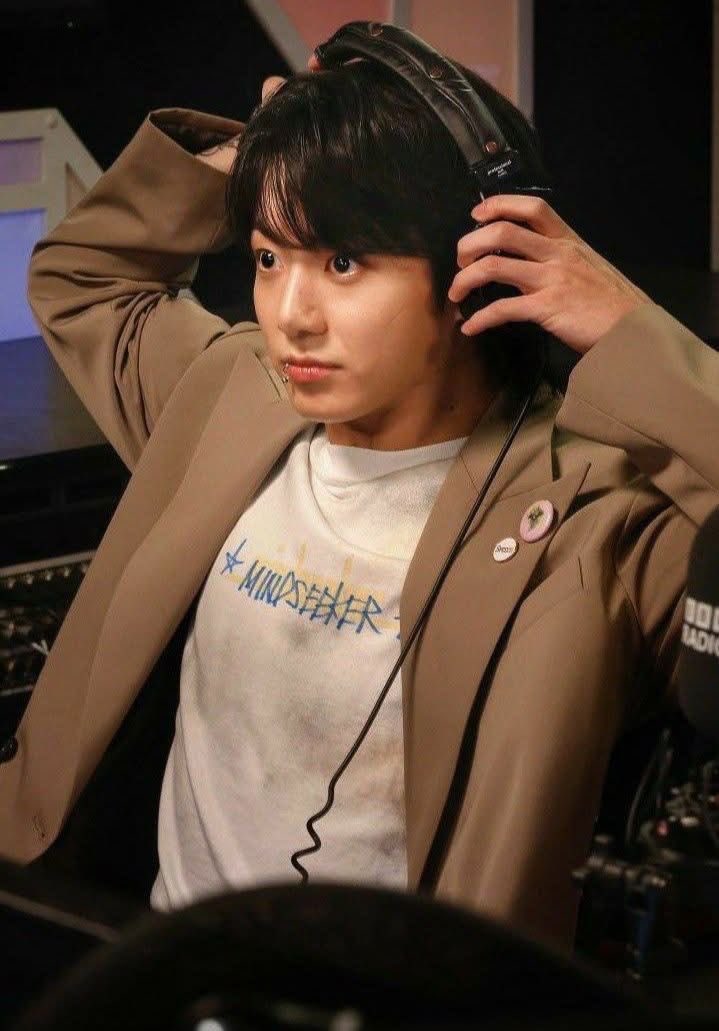 Can i get 500 streaming screenshots of Seven and Golden??

STREAM JUNGKOOK
STREAM GOLDEN
STREAM SEVEN TO 3 BILLION
#SevenTo3Billion