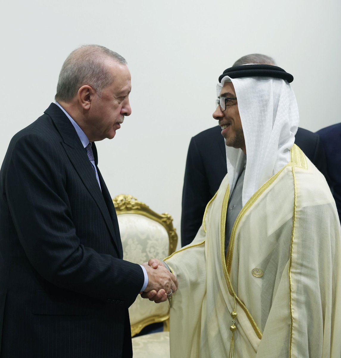 Şarm El-Şeyh Barış Zirvesi'ne katılmak için Mısır'da bulunan Cumhurbaşkanımız Recep Tayyip Erdoğan, Birleşik Arap Emirlikleri Veliaht Prensi Mansur bin Zayid Al Nahyan ile bir araya geldi.

📌Dünya Lideri Erdoğan