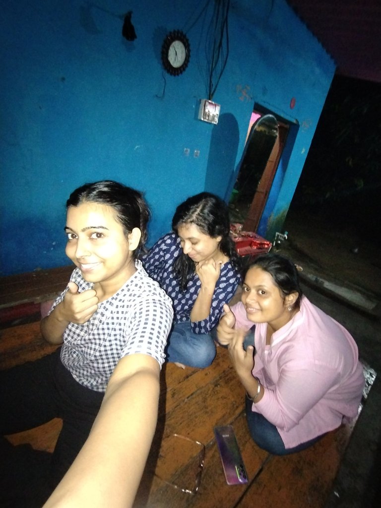 Deeptihelloww's tweet image. Aesthetic banne ki nakam/kosis