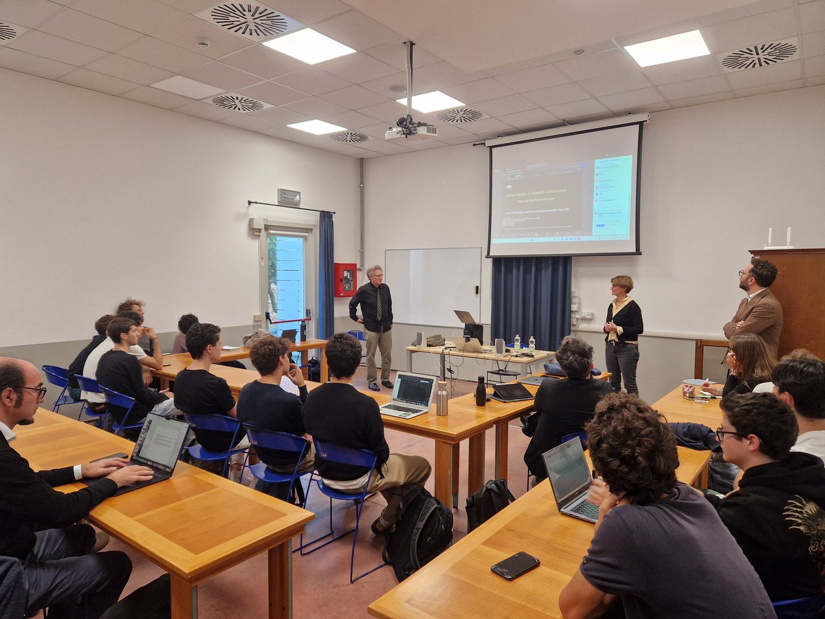 ✨️Full room and dim lights for Peter Galison's lecture on: Author Function in Scientific Collaboration: Around the Event Horizon. 🌌