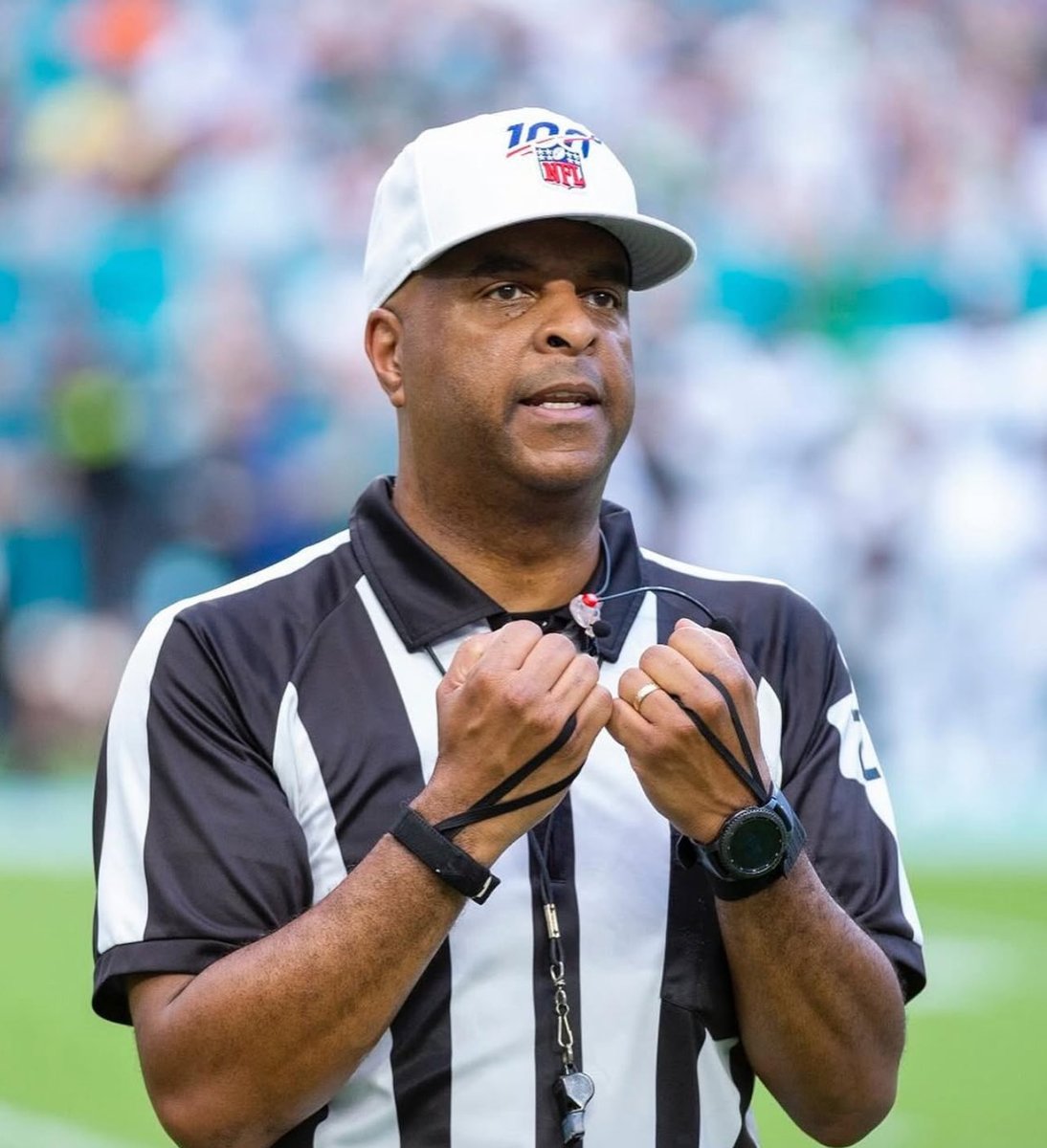 WillCampbellLov's tweet image. #IDontWantToOverreactBUT This referee for the Patriots vs. Saints game needs to be investigated ASAP.
I’m convinced he’s the Tim Donaghy of the NFL. Worst officiating I’ve ever seen.