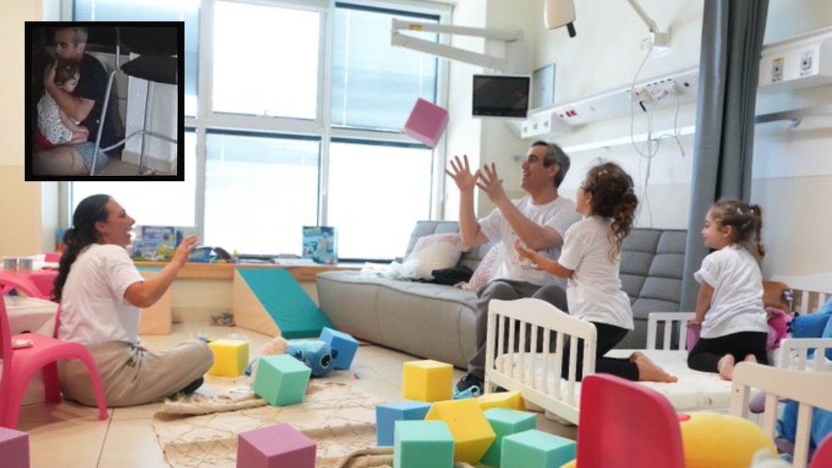 Hace 2 años Omri Miran fue secuestrado de su casa, tras hacer todo para proteger a su esposa y a sus 2 hijas, la más pequeña de apenas 6 meses.

Sus hijas pasaron dos años gritando "papá", sin respuesta.

Hoy Omri Miran regresó a casa.
Y ya juega con sus hijas.