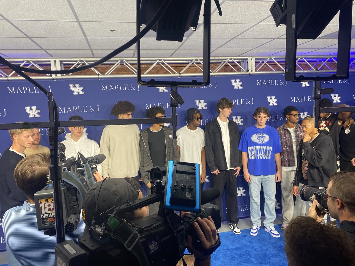 Which Kentucky player will be the biggest surprise this season?
#BigBlueMadness #BBN #Collegebasketball #KentuckyWildcats #KentuckyBasketball