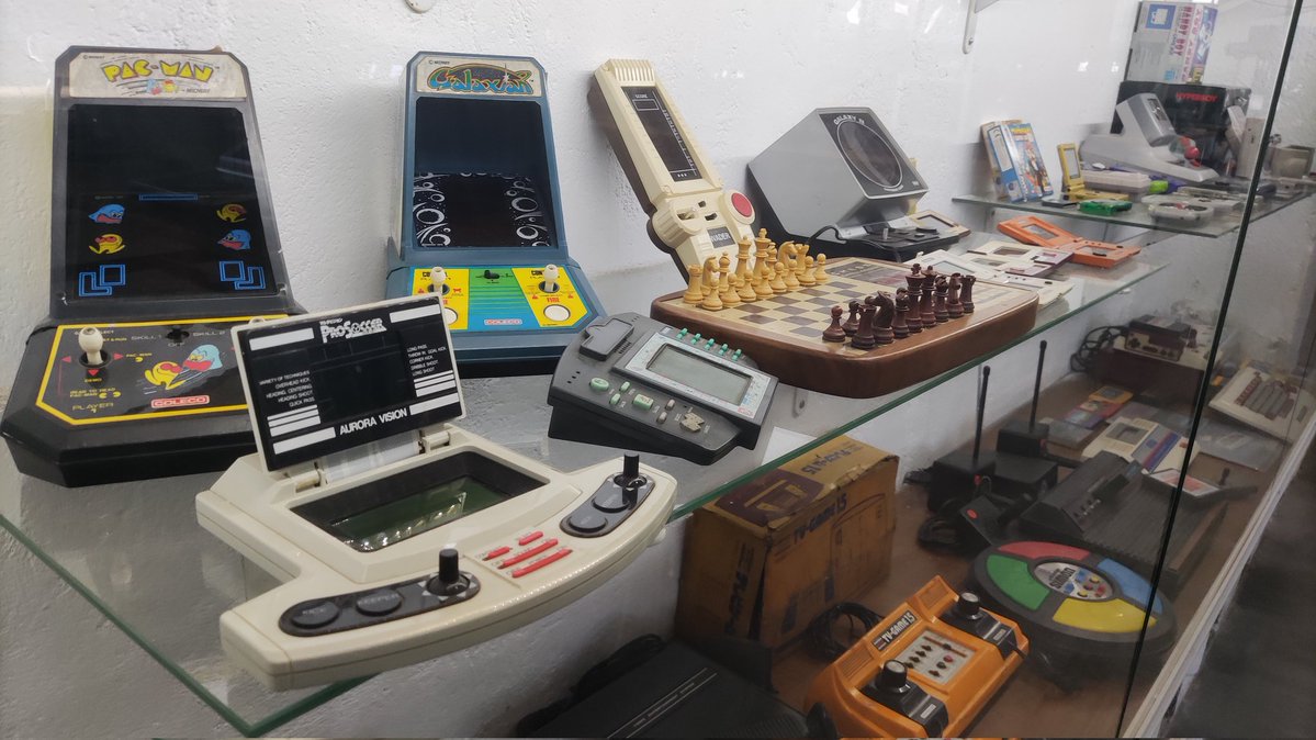 retromania_es's tweet image. Sección de la colección de videojuegos del Museo de Historia de la Computación 👇