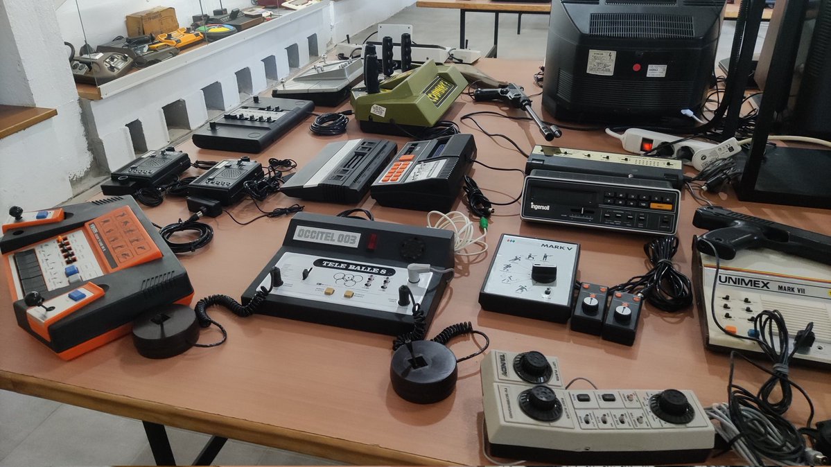 retromania_es's tweet image. Sección de la colección de videojuegos del Museo de Historia de la Computación 👇