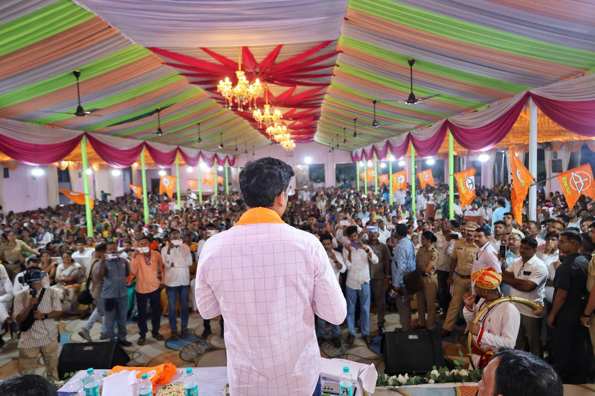 मुरबाडमध्ये गेल्या अडीच वर्षात विकास कामांसाठी १०० कोटींपेक्षा जास्त निधी मिळाला आहे. आणि नियोजन समितीच्या माध्यमातून ४० कोटी निधी मिळाला आहे. यामुळे अनेक विकासकामे मार्गी लागली आहेत. भविष्यात देखील जिल्ह्यातील ग्रामीण भागाच्या विकासासाठी भरीव निधीची तरतूद करण्यात येईल, अशी