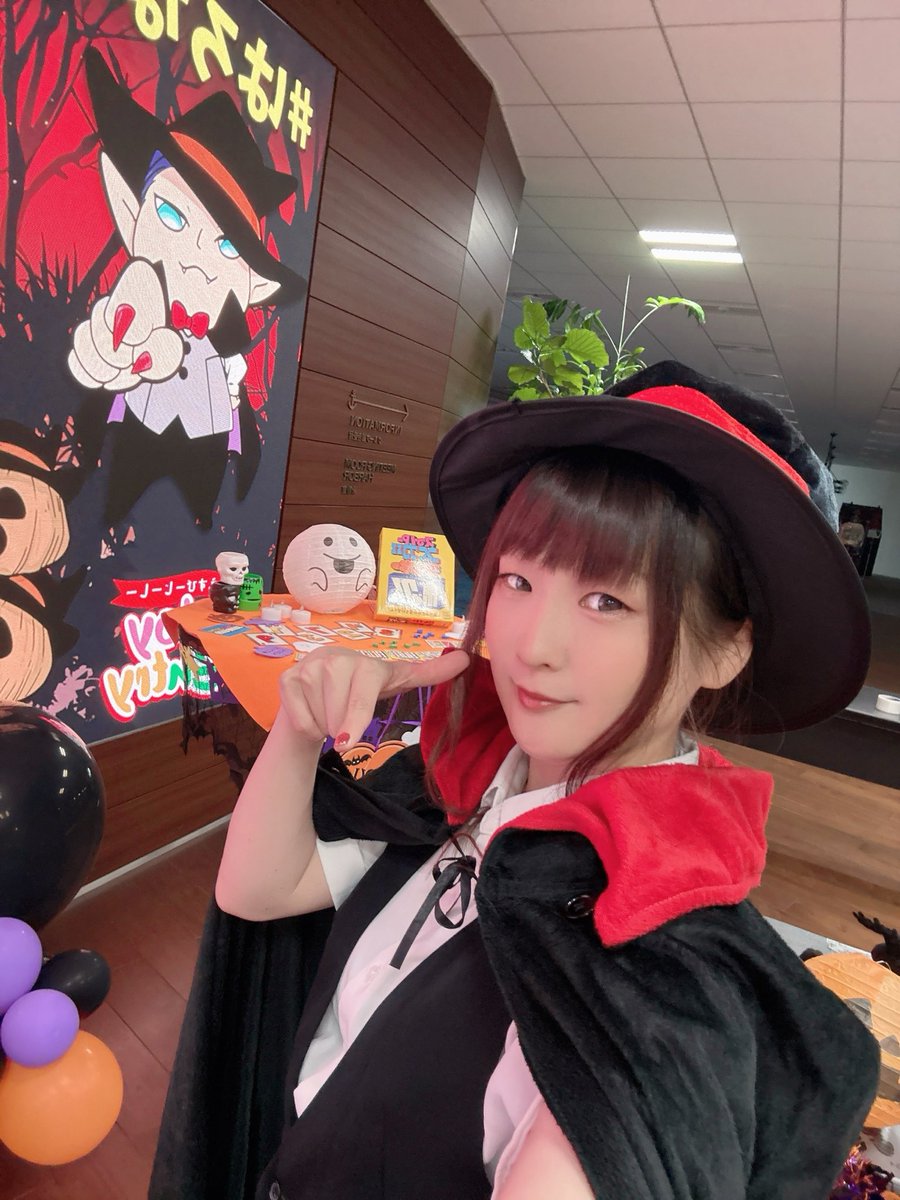 chibimari0822's tweet image. 「スーパーメガ楽しいビンゴ大会だから脱出したくない」
怒涛の3日間！皆様ありがとです🎃🧛

優しくて素敵な皆様と遊ぶことができてサイコーに楽しかったぞ！
アンケートや感想ポストもほんっとに嬉しい！今後の糧です！感謝🥲✨

またあそぼーね！
次回公演でお会いしましょう♡

#SBGC
#はろなぞ4