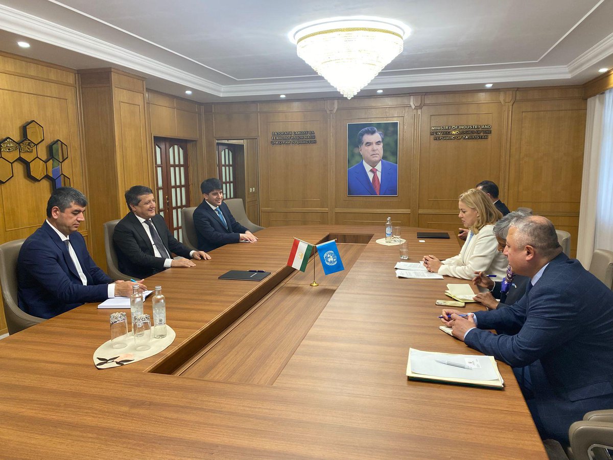 UNECE's tweet image. Advancing cooperation w/ @UNECE & 🇺🇳Country Team to ensure development based on #climate-resilience #digitalization & #innovation was in focus of
@Tatiana_Molcean’s mtgs w/🇹🇯 ministers of #environment #energy #water #industry & #transport on margins of Dushanbe Investment Forum