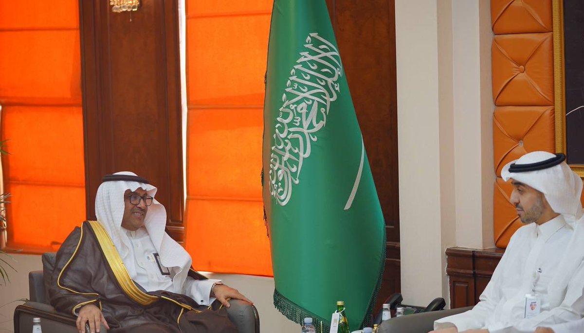 أمين منطقة نجران م.صالح الغامدي ، يلتقي اليوم وفد من 
إدارة دعم وتمكين إدارات المراجعة الداخلية بوزارة البلديات والإسكان.

#أمانة_منطقة_نجران 
<a href="/saudimomrah/">وزارة البلديات والإسكان</a>