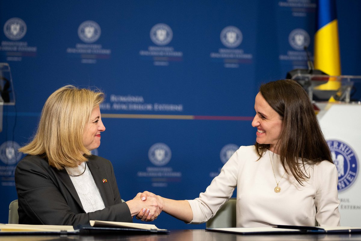 Vielen Dank <a href="/oana_toiu/">Toiu Oana</a> für den herzlichen Empfang in Bukarest! Österreich und Rumänien sind wirtschaftlich, kulturell, historisch und menschlich eng miteinander verbunden. 🇦🇹🤝🇷🇴 Mit der heutigen Unterzeichnung eines Memorandum of Understanding haben wir unsere Zusammenarbeit