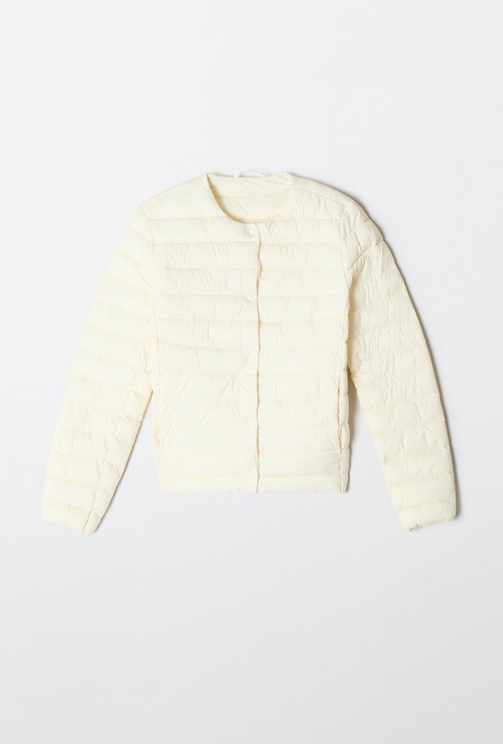 <a href="/LOSTnFOUND_YMD/">연뮤덕 분실물센터</a>

10/12 18:00(오후 6시) 밤공 뮤지컬 트레드밀에서 아이보리색(혹은 크림색, 흰색) 패딩을 분실한 것 같습니다. 

객석2층 로비 의자에 두었던 것으로 기억하고, 사진과 비슷하게 생겼는데 단추가 아닌 지퍼예요!

혹시 몰라 동선은 드아센 > 쿼드 앞 의자 > 커피빈 혜화역점입니다🥹