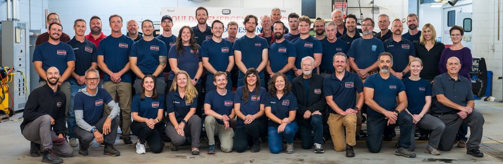 Happy Monday!
We are in the final stretch for the Defender Series Vote for US!
👉 Vote here: landroverusa.com/experiences/ev…
   
Every year in October, BES holds our annual meeting, during which we take a photo together to memorialize the professionals who make up our team!