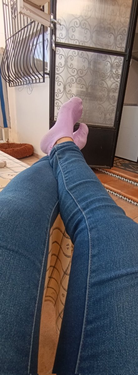 ¿Quieres oler mis calcetines sudaditos?
DM y adora a tu Diosa como debes!
🐕👸🏻