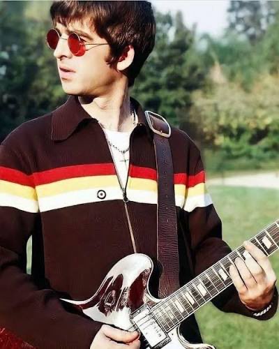 OasisMania's tweet photo. "It's not about the songs or the fuc*ing clothes or the attitude or the character or even the headlines or the scandals. It's about the way we made people feel, and people don't forget that."

- Noel Gallagher https://t.co/H0RRmAwnbx