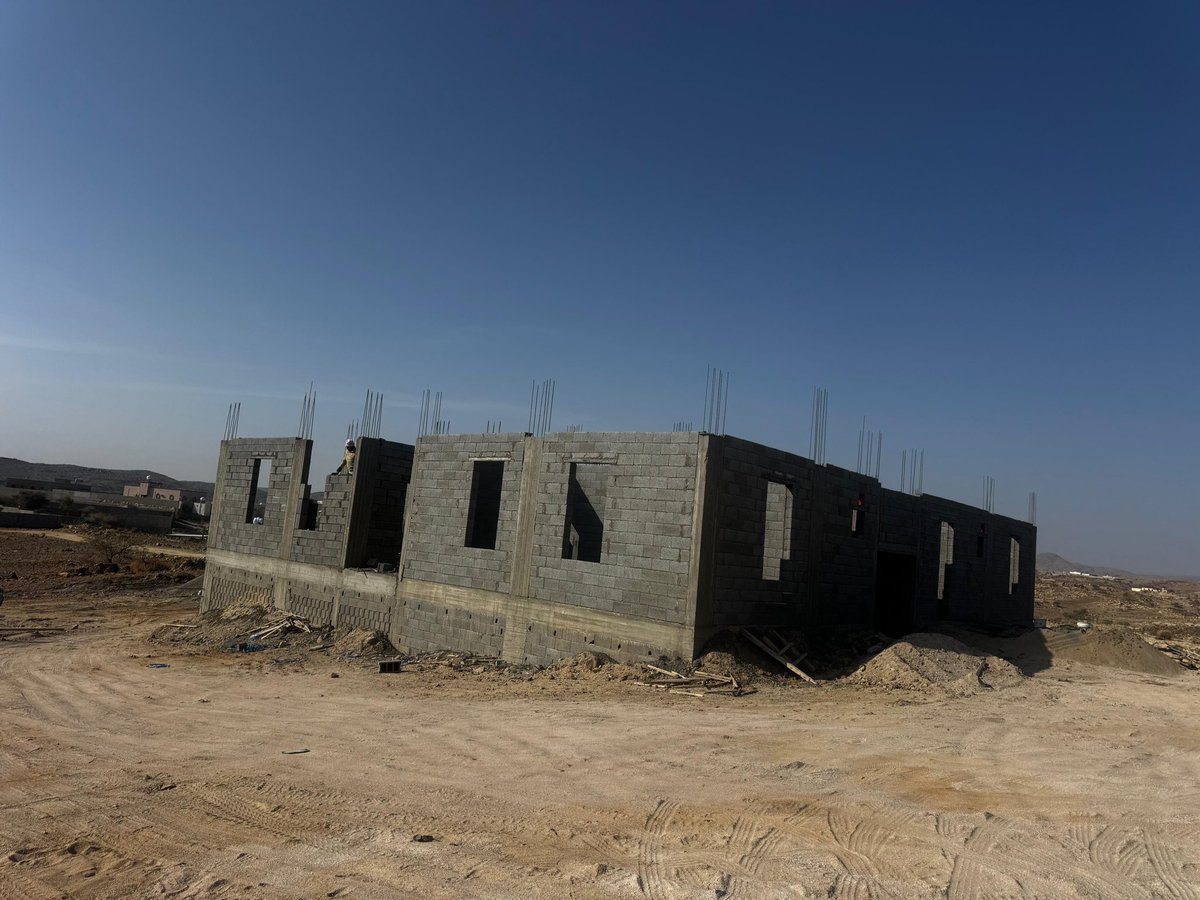 تتابع جمعية البر والخدمات الاجتماعيه بعفراء (جود) جهودها بالإشراف على منزل رقم 7 وتم الانتهاء من البناء والبدء في مرحلة تخشيب السطح ..
 #بدعمكم_يستمر_العطاء
#منزل_ الخير 7