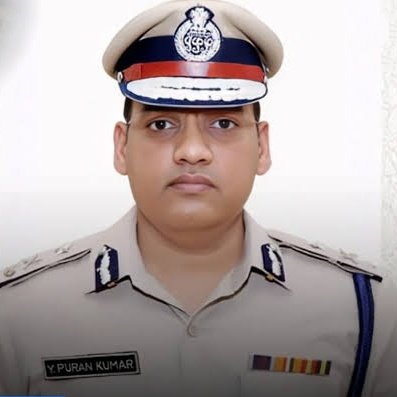 IPS पुरन कुमार की आत्महत्या पर मनोहर लाल खट्टर अभी तक चुप्पी साधे हुए हैं। जबकि पुरन कुमार के साथ जातीय अत्याचार इन्हीं के कार्यकाल में हुआ था। दोषी DGP शत्रुजीत सिंह कपूर इनका खास आदमी है।

अर्थात निष्कर्ष साफ है कि खट्टर सुपर CM बनकर DGP को बचाने में लगे हुए हैं। <a href="/narendramodi/">Narendra Modi</a>