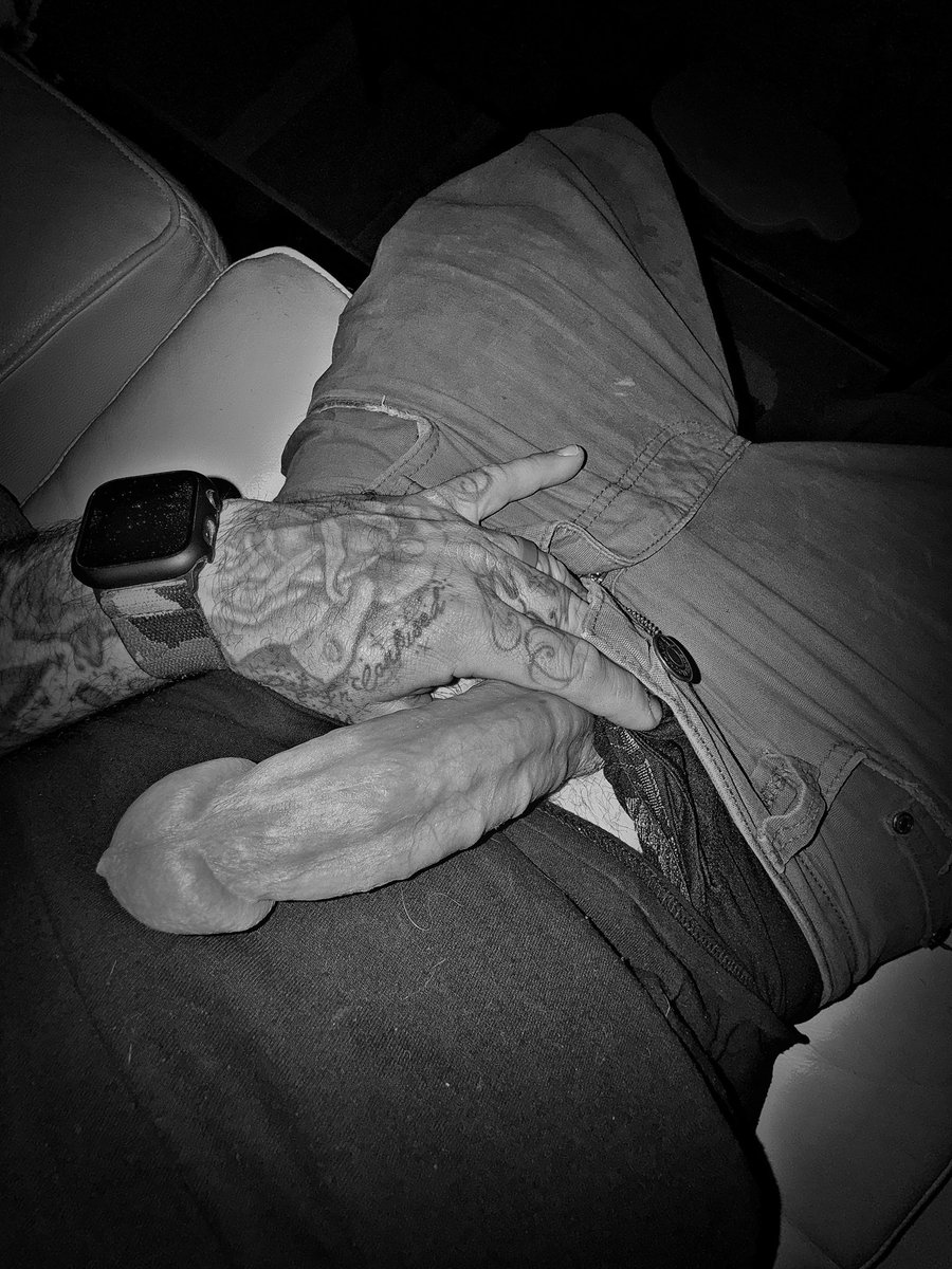 💜 Man Meat Monday 💜

Ladies I know we all love a nice hard 🍆 
I love when J sends me pics of his 🤤🤤

😈Fellas let see em  Hard/Soft Big/Small us ladies love em all!!

Drop your pic 👇