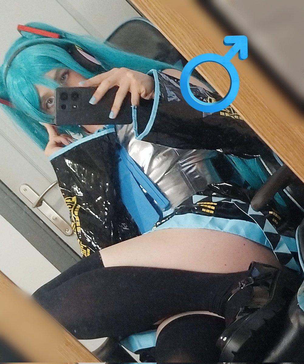 Humi_Femboy's tweet image. You know, this cosplay feels pretty chill to wear 🩵♂️