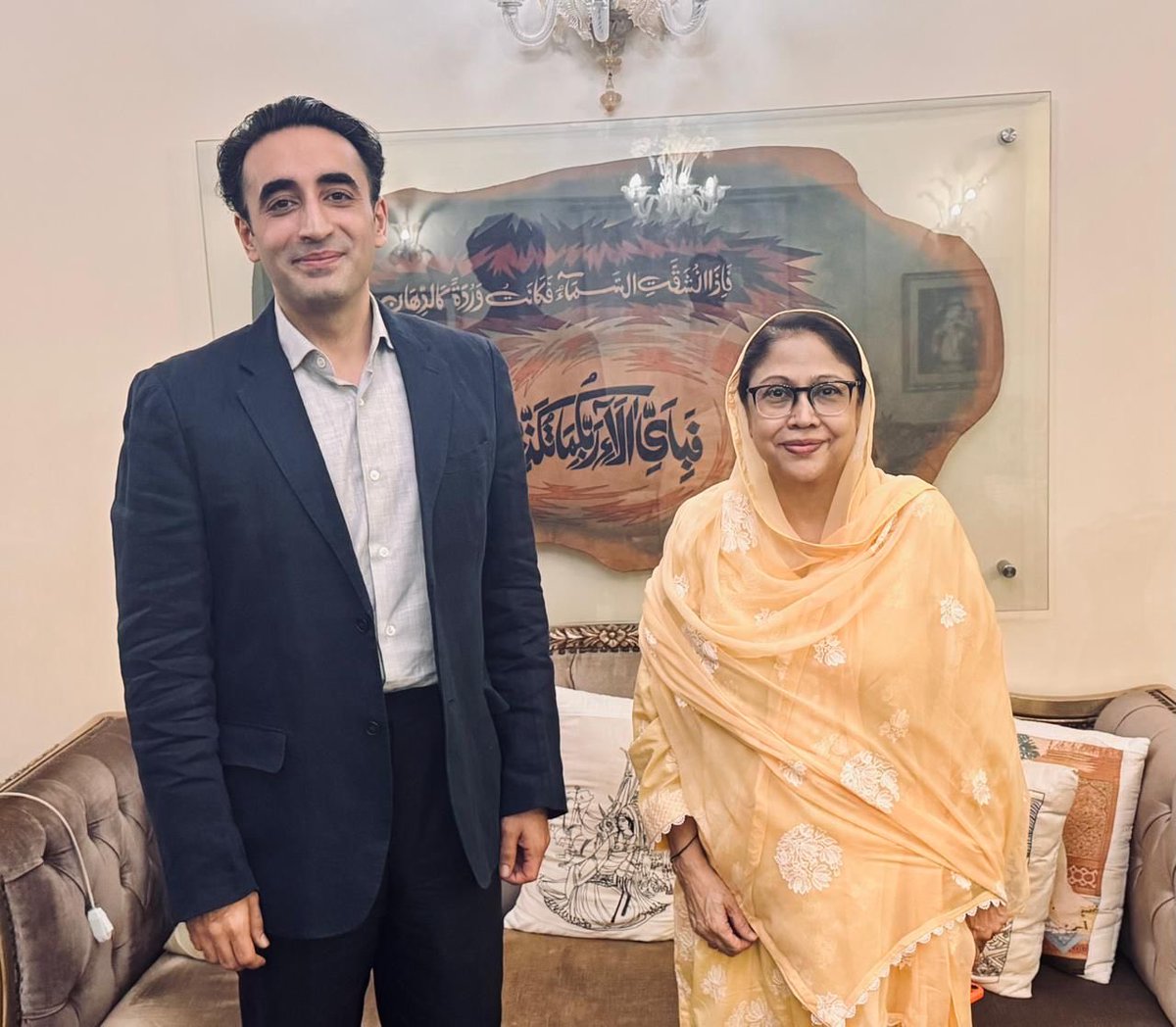 MediaCellPPP's tweet image. کراچی: پاکستان پیپلزپارٹی کے چیئرمین بلاول بھٹو زرداری کی پی پی پی شعبہ خواتین کی مرکزی صدر فریال تالپور سے زرداری ہاؤس میں ملاقات ہوئی جہاں سیاسی امور سمیت تنظیمی حوالے سے تبادلہ خیال کیا گیا۔
@BBhuttoZardari
@FaryalTalpurPk