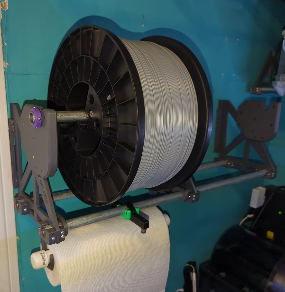 YourBuddyDinec's tweet photo. Finally can print with the massive 5kg of ABS. Lets hope my #reprack can hold up while it's still full. #3dprinting https://t.co/V6GrxPNvzL