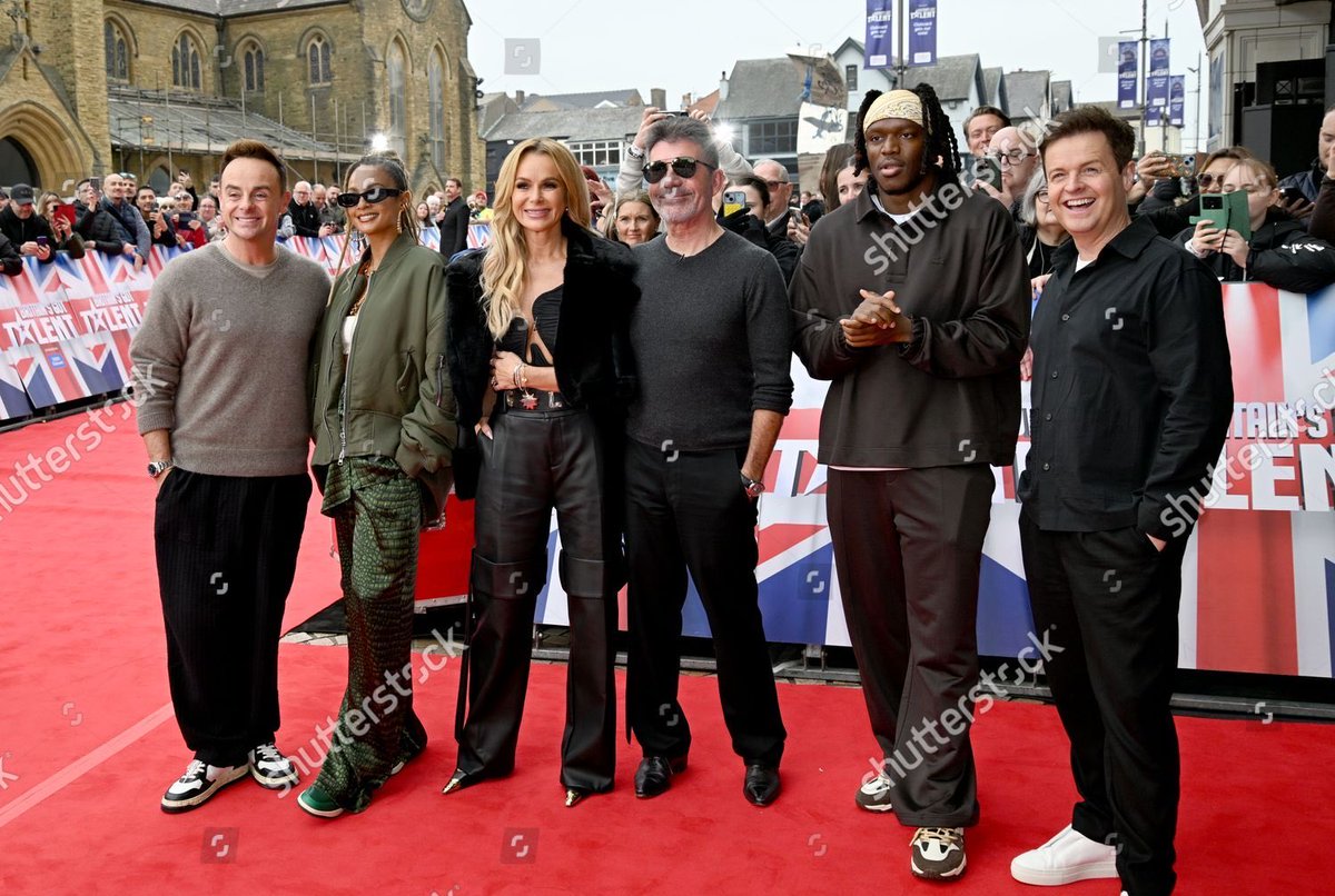 AntAndDecHQ's tweet photo. Ant &amp; Dec today with Alesha , Amanda, Simon and KSI on the BGT red carpet for day 4 of auditions 🌟❤️🇬🇧❌

#antanddec #aleshadixon #amandaholden #simoncowell #ksi #antmcpartlin #declandonnelly @antanddec @KSI @SimonCowell @AleshaOfficial @AmandaHolden @BGT https://t.co/YnMXHqhlM8