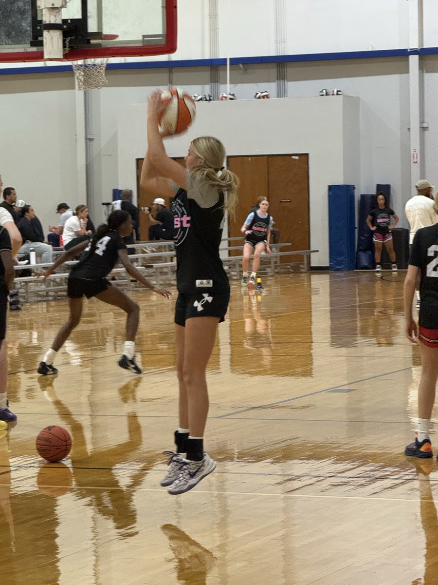 tenleylevin10's tweet image. Thank you @bballjkey for inviting me to Best of the Best. I had fun learning and competing with great players from all around the country. @MissouriPhenom @MoPhenomIOWA @greglogs @PreachaZo @SolonGBB @jscoach9