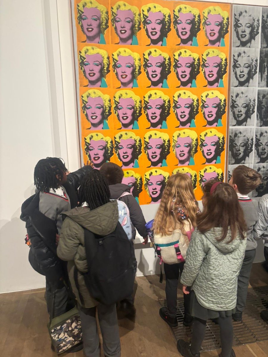 An exciting day of experiences for Year 1 and Year 3 today! Year looking for human features in the local area &amp; Year 3 visited the Tate Museum! #schooltrip #experiences #heathfieldacademy