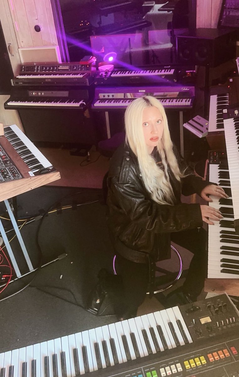 ★ (@gagatwts) on Twitter photo 