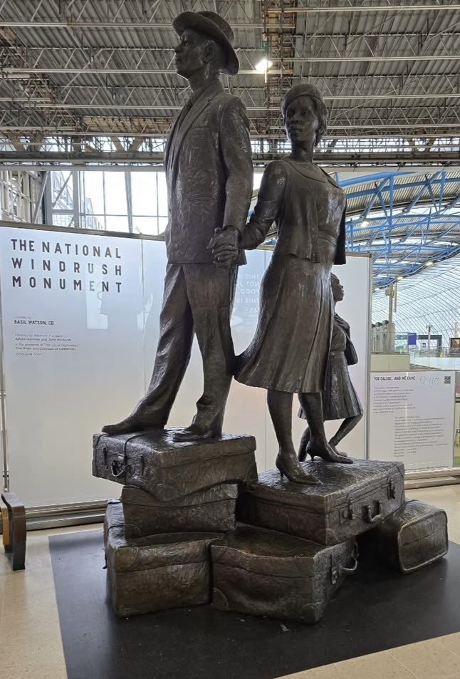 NickKeep_NKA's tweet image. I deliver training and host conferences most months in London and rush through Waterloo Station without paying much attention to the place.
Just missed my train so I have 30 mins to kill. Spotted this magnificent monument. #Waterloo #TravelForWork #ConferenceHost #KeynoteSpeaker