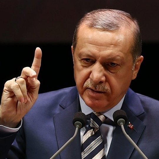 siyahsancakx's tweet image. 🔴 Israel Hayom:

“Erdoğan, Sisi’yi uçaktaki telefonundan aradı.”

“Netanyahu zirveye gelirse uçağının havalimanına inmeyeceği ve Ankara’ya döneceği yönünde tehdit etti.”

“Erdoğan&apos;dan gelen tehditkar telefon Mısırlıları harekete geçirdi.”

“Tehdit işe yaradı ve Netanyahu,…